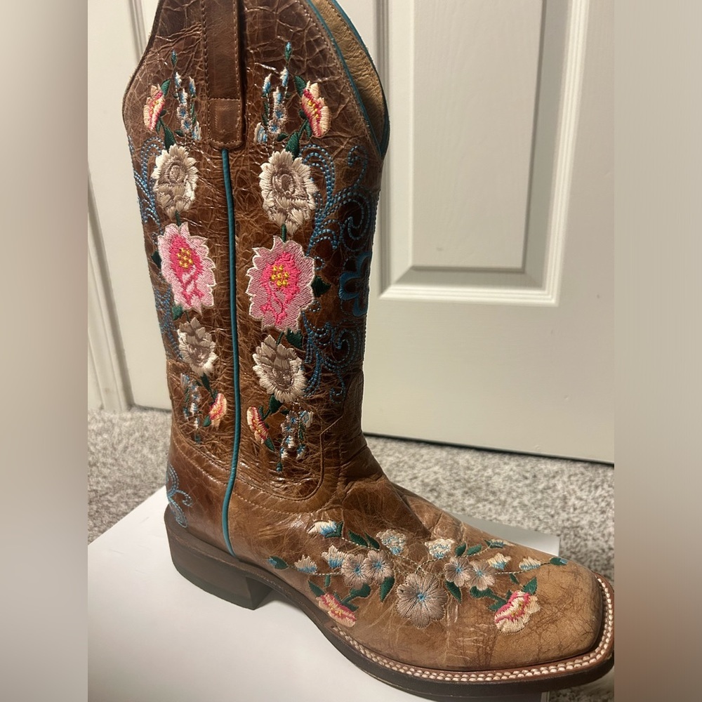 Macie Bean Rose Garden Western Boot